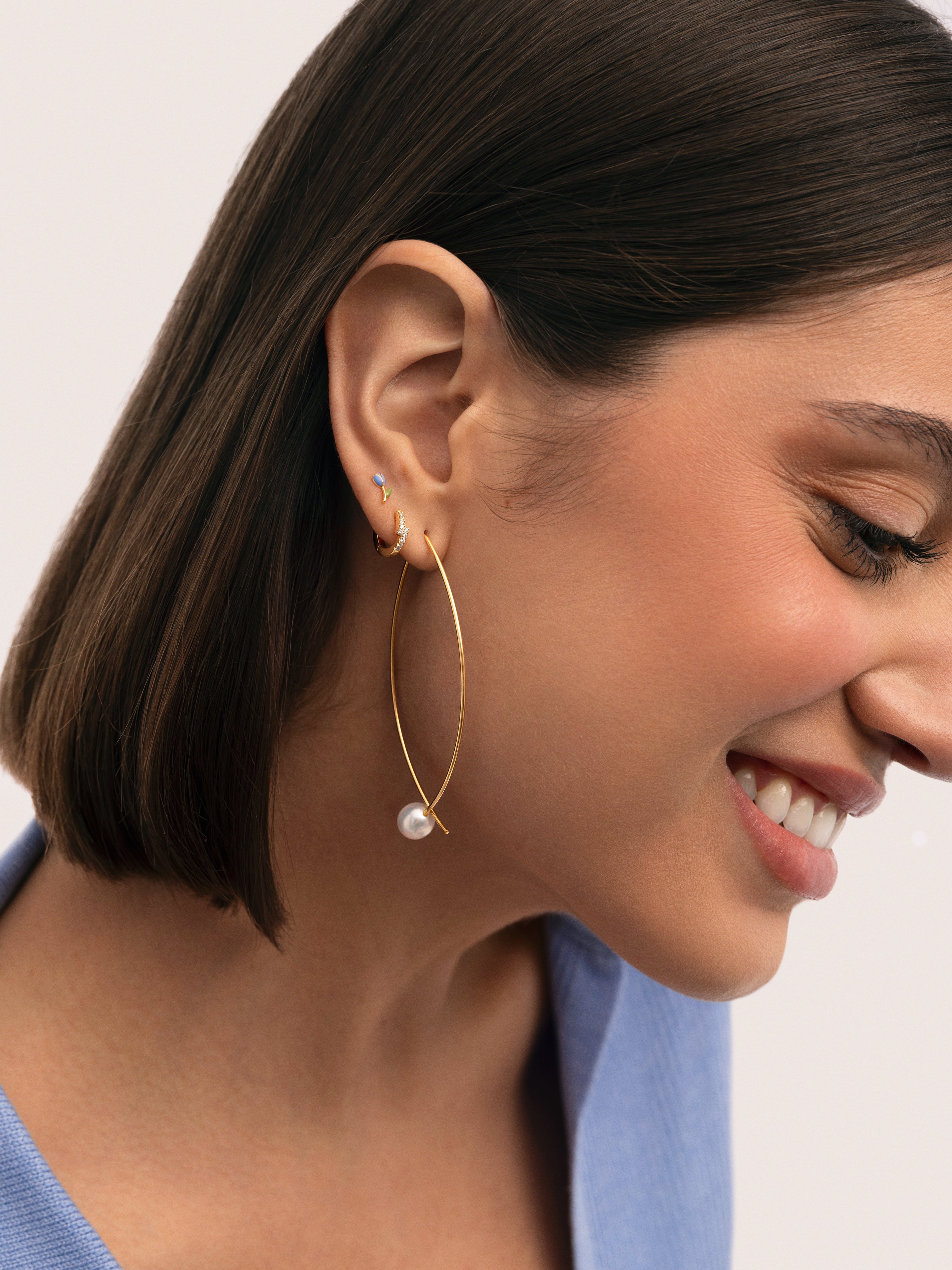 Brinco de Argola Individual Cleo Cruzado Prata Banho de Ouro