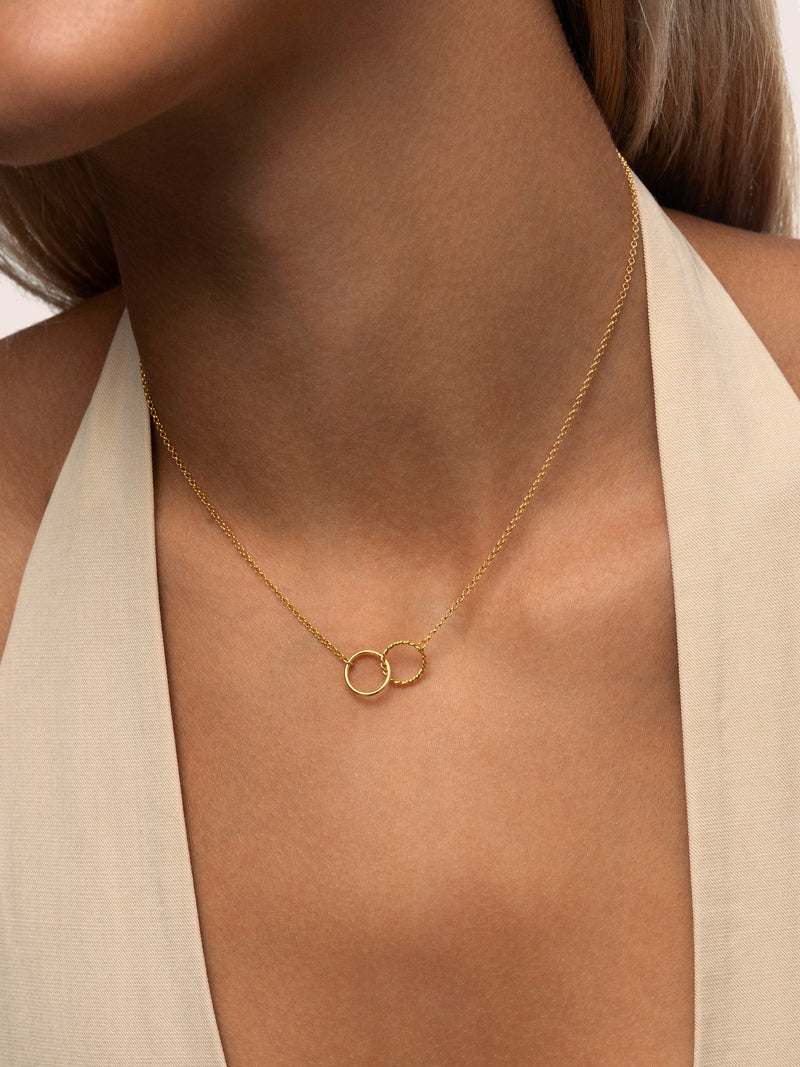 Colar Circles Twist Banho de Ouro