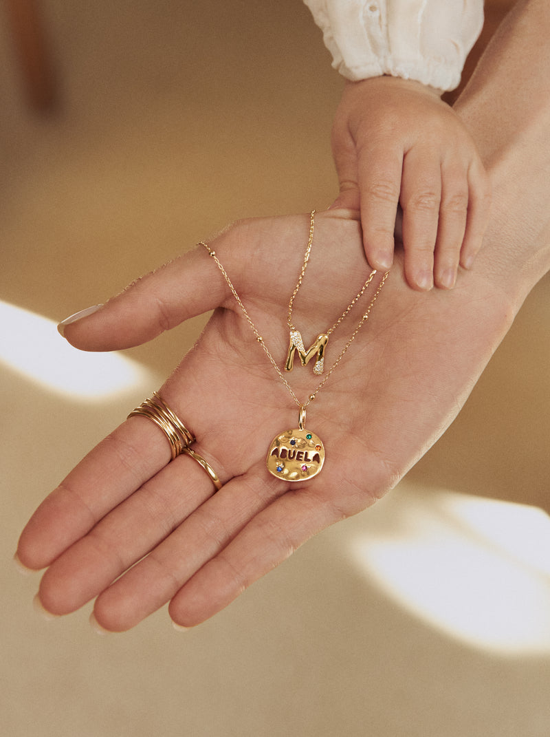 Abuela Charm, vegoldet