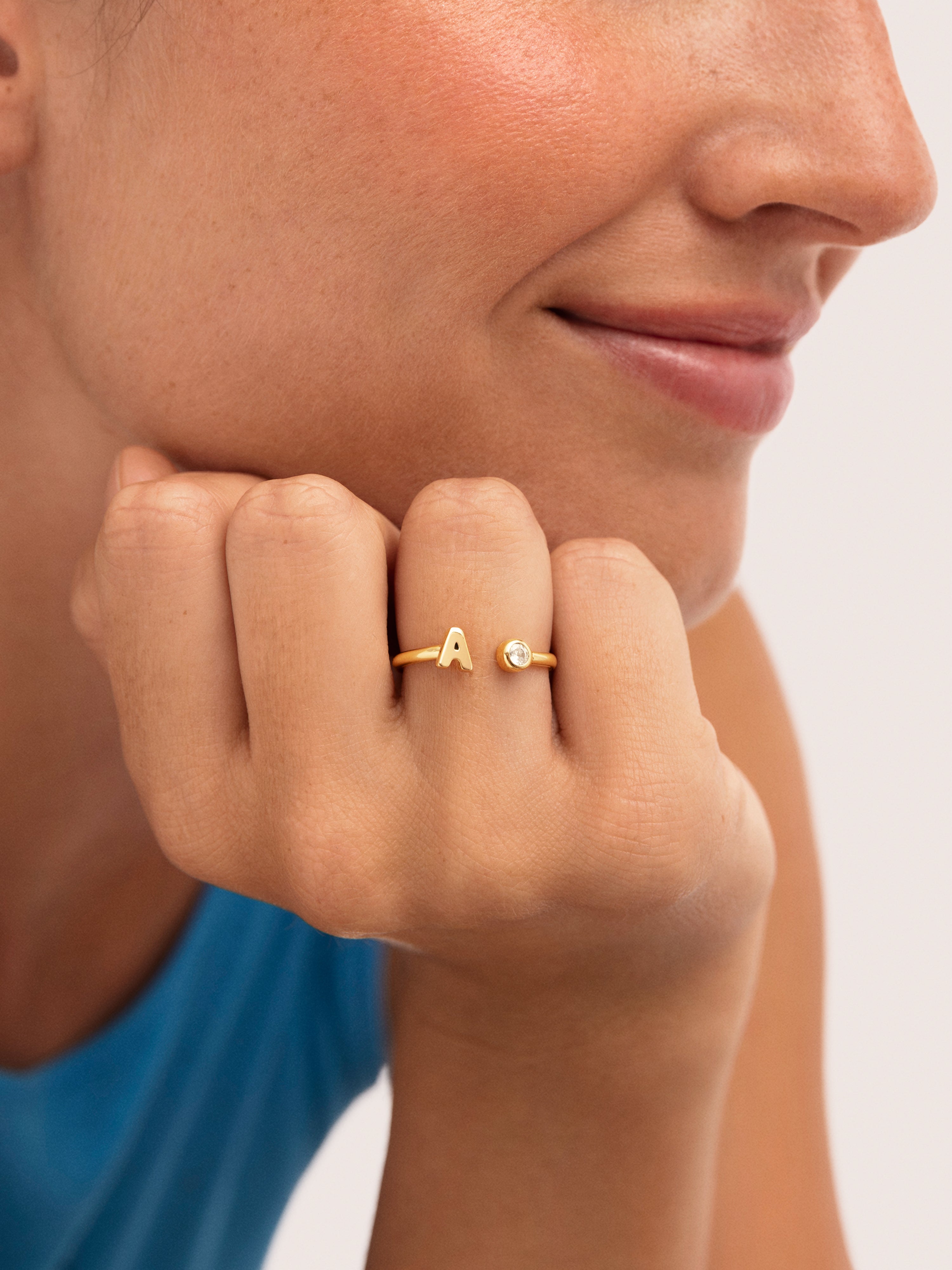 Anello Personalizzato Letter Spark Acciaio Placcato Oro