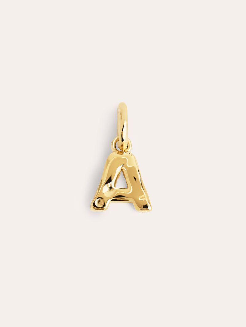 Charm Letter Organic Prata Banho de Ouro
