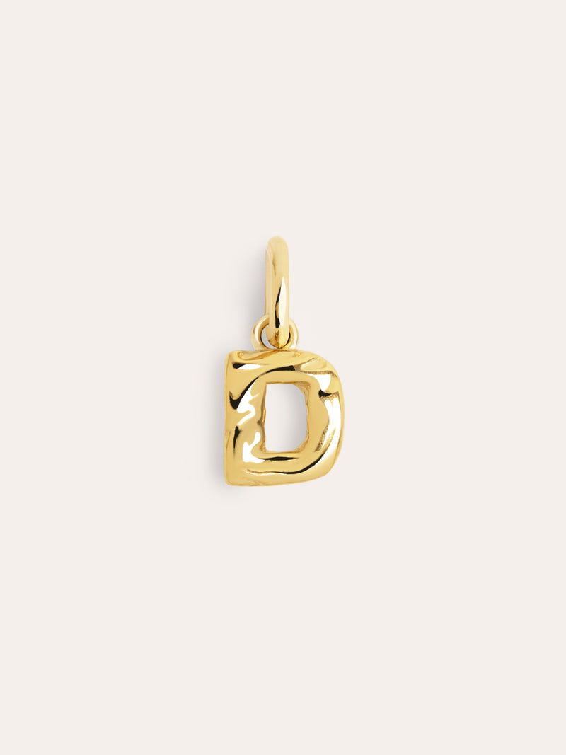 Charm Letter Organic Prata Banho de Ouro