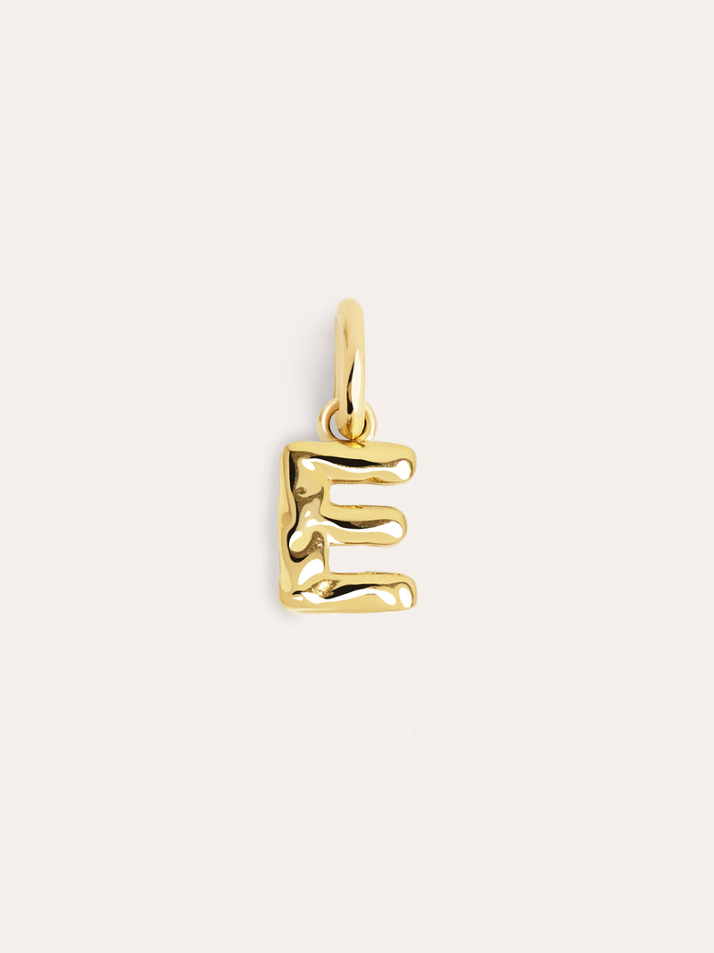 Charm Letter Organic Prata Banho de Ouro