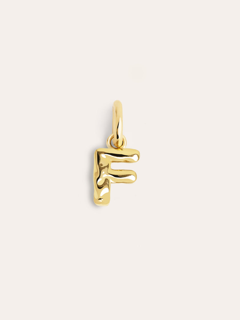 Charm Letter Organic Prata Banho de Ouro