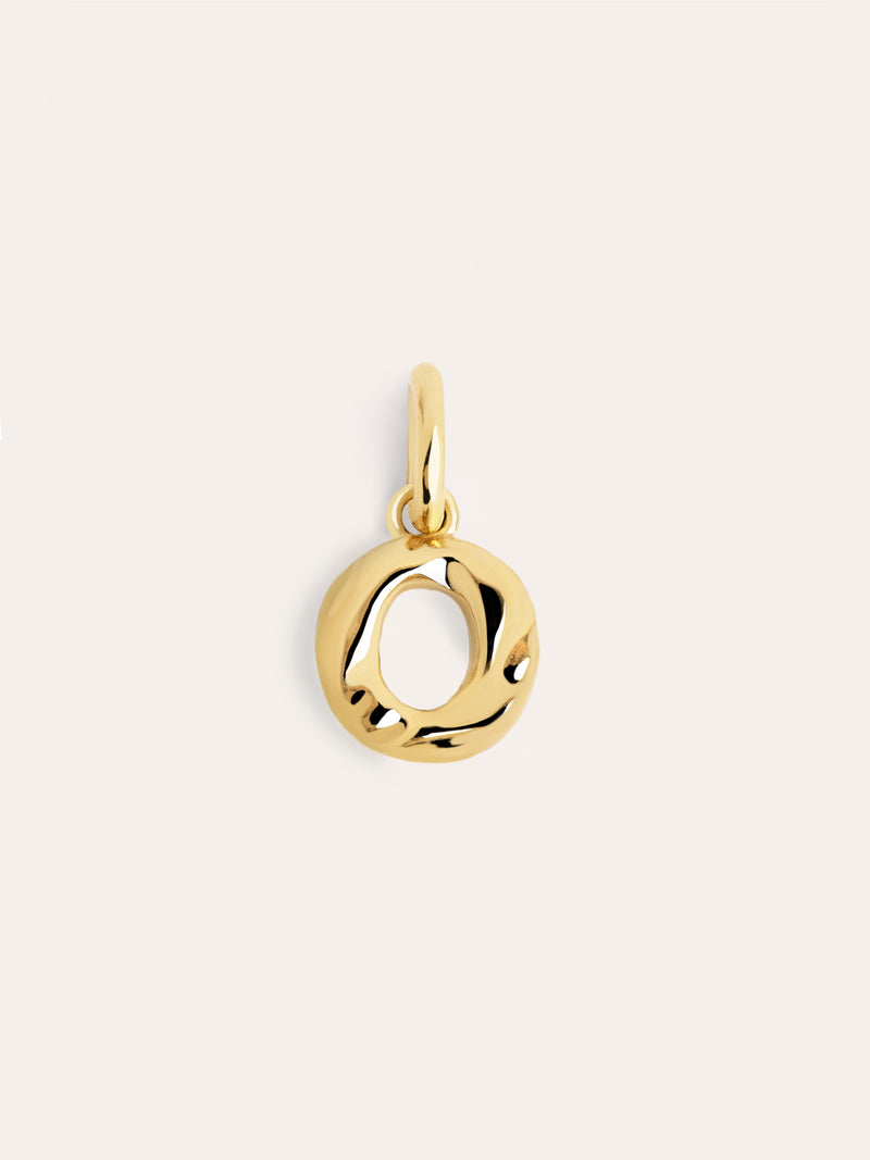 Charm Letter Organic Prata Banho de Ouro
