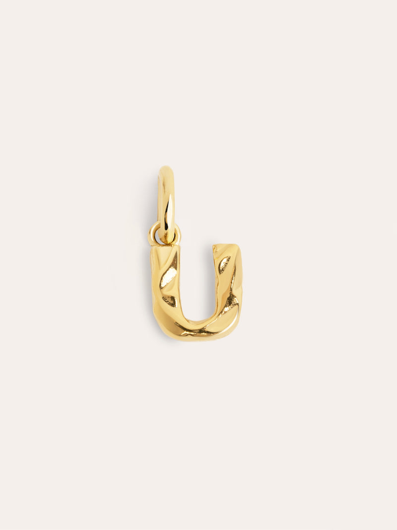 Charm Letter Organic Prata Banho de Ouro