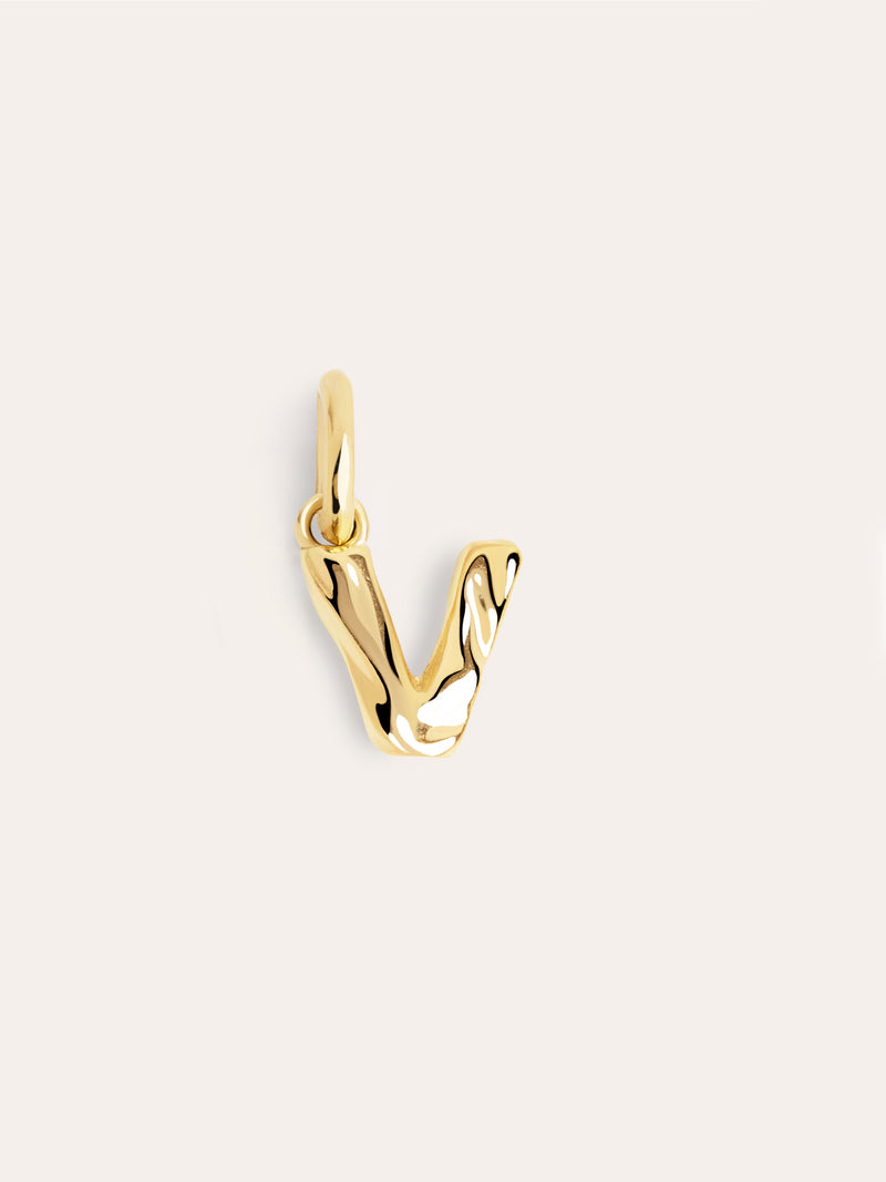 Charm Letter Organic Prata Banho de Ouro