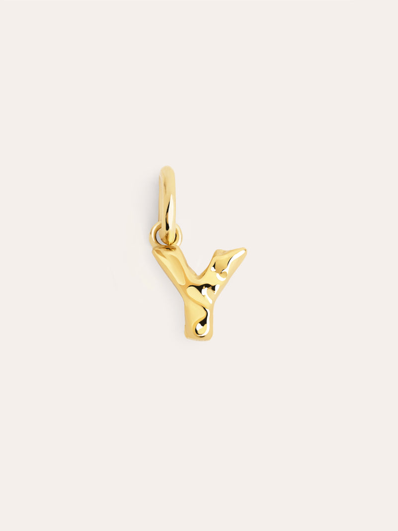 Charm Letter Organic Prata Banho de Ouro