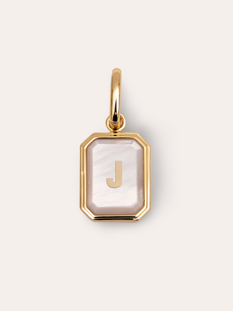 Charm Personalizado Letter Nácar Banho de Ouro