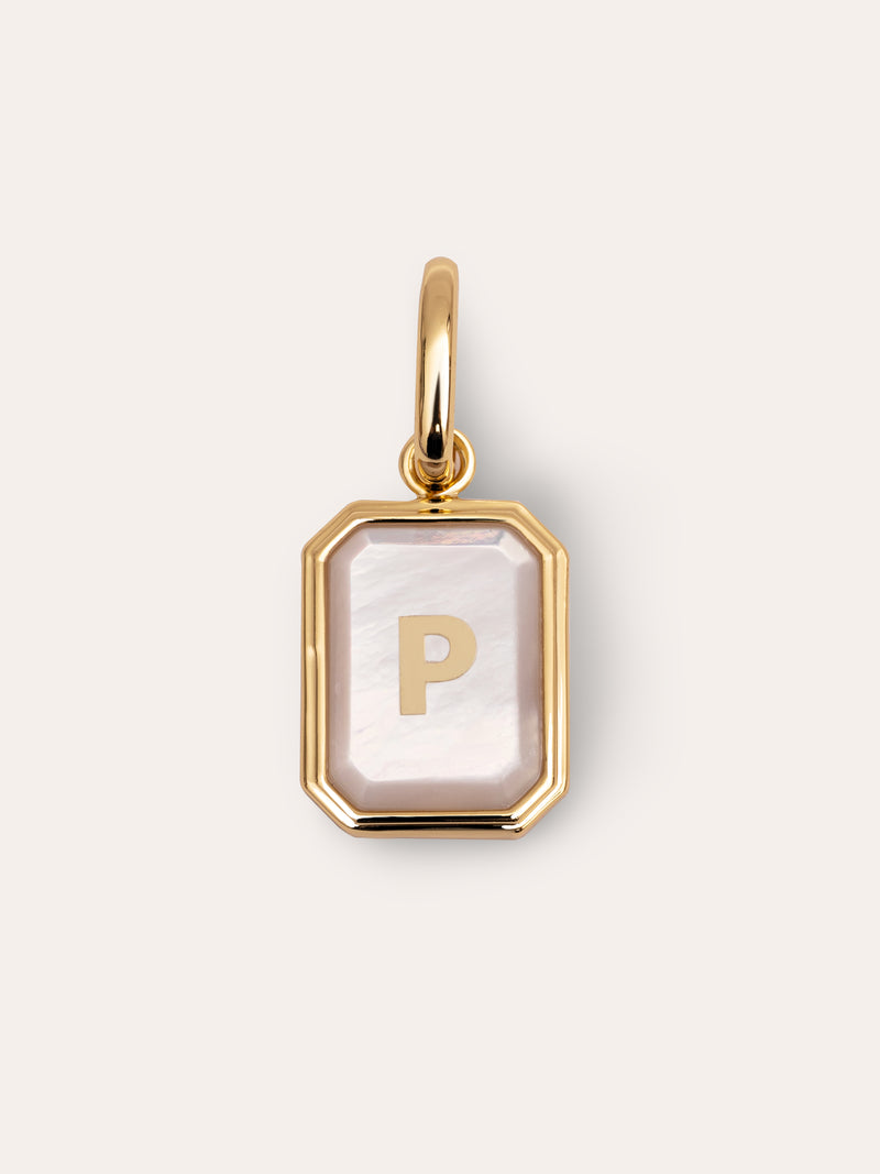 Charm Personalizado Letter Nácar Banho de Ouro