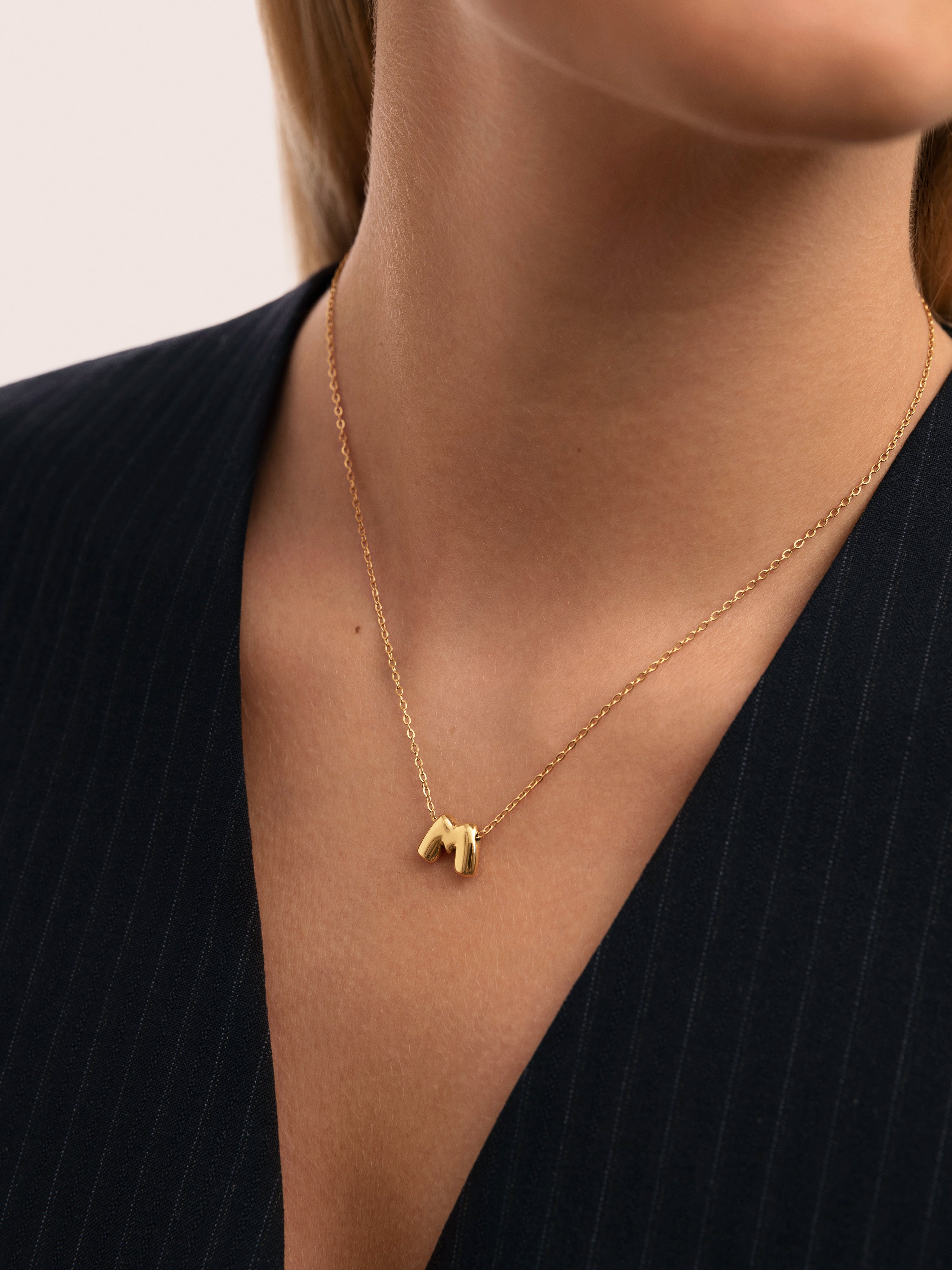 Hailey Letter Halskette Edelstahl, vergoldet