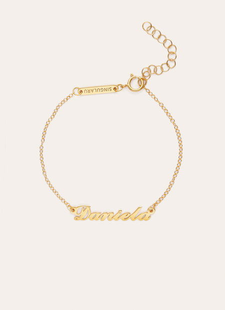 Carrie Personalisiertes Armband, vergoldet