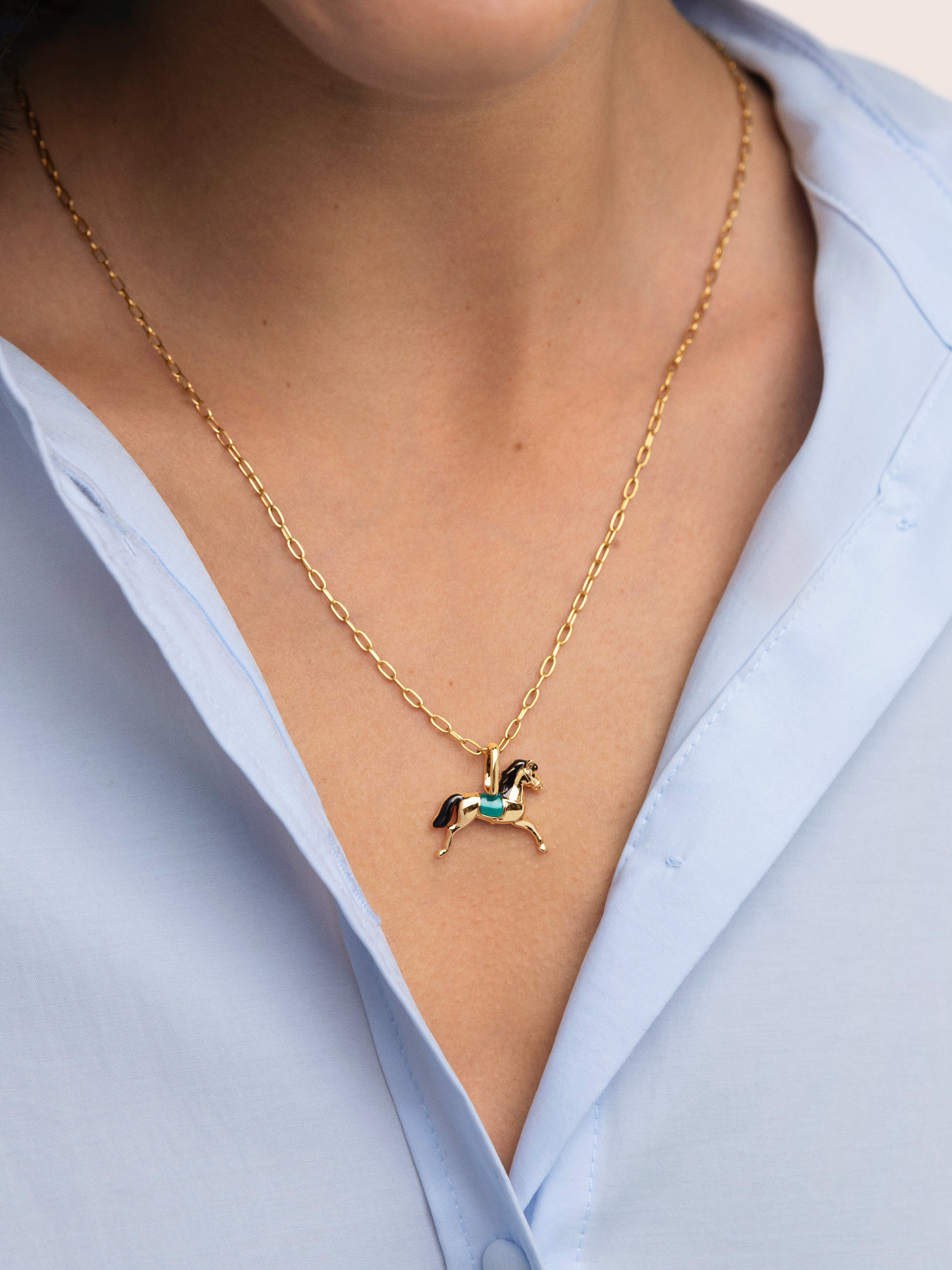 Charm Caballo Baño Oro