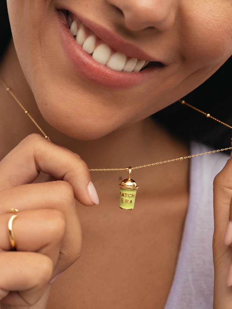 Charm Matcha Banho de Ouro