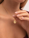 Charm Sello Rosa Baño Oro