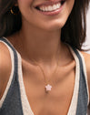 Collana Stella Quarzo Rosa Acciaio Placcato Oro - puesto en modelo