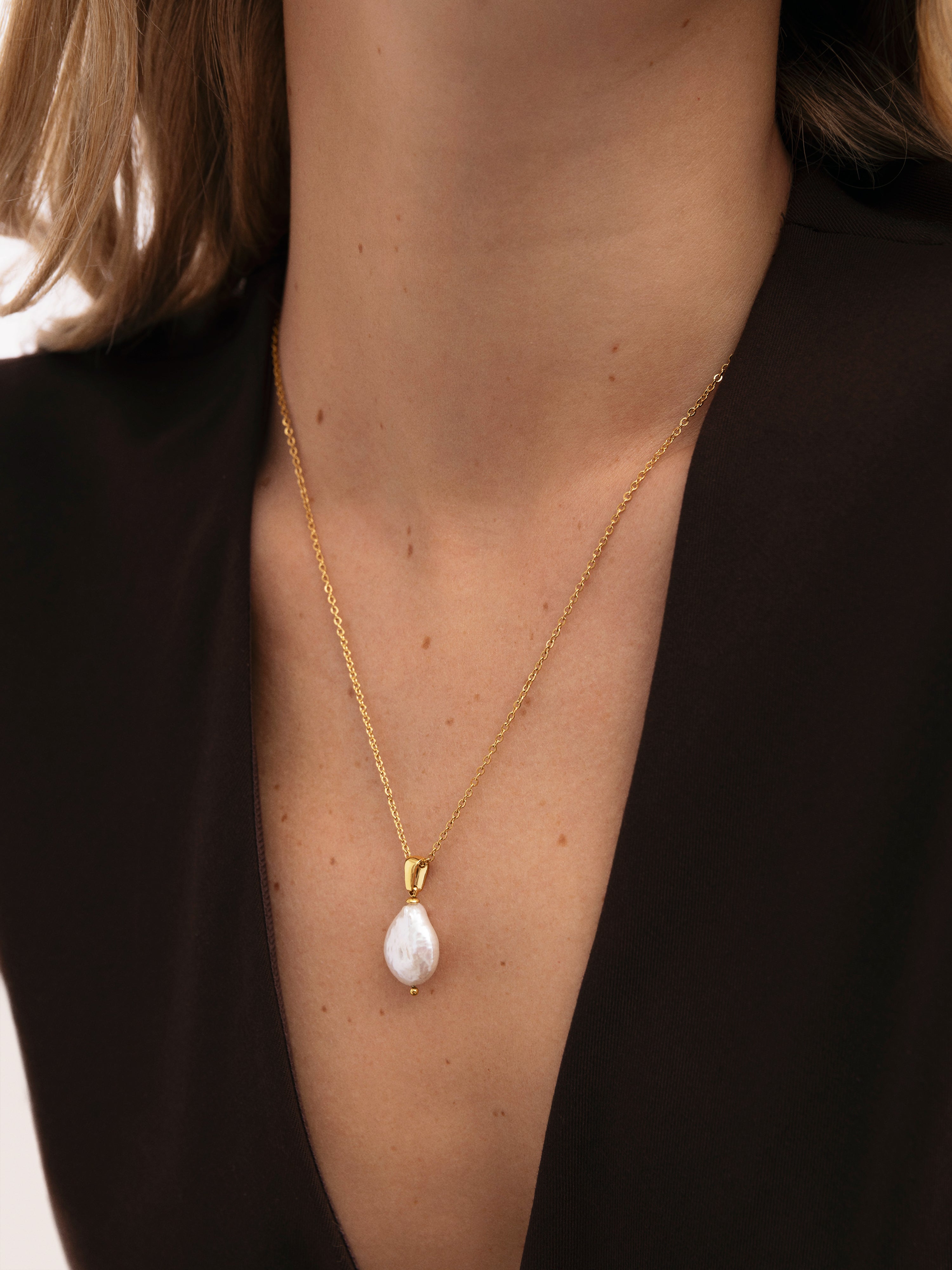 Colar Gala Perla Aço Banho de Ouro