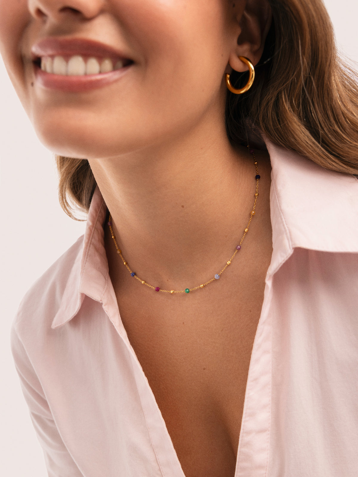 Halskette Sophie Colors Stahl vergoldet - puesto en modelo