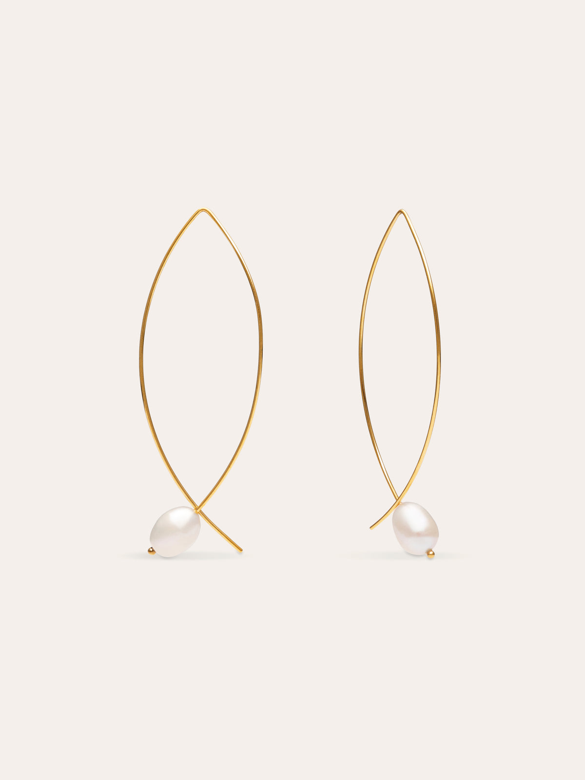 Pendientes Arch Bean Pearl Acero Baño Oro