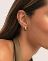 Hoop Earrings Serpenta Gold Plated - puesto en modelo