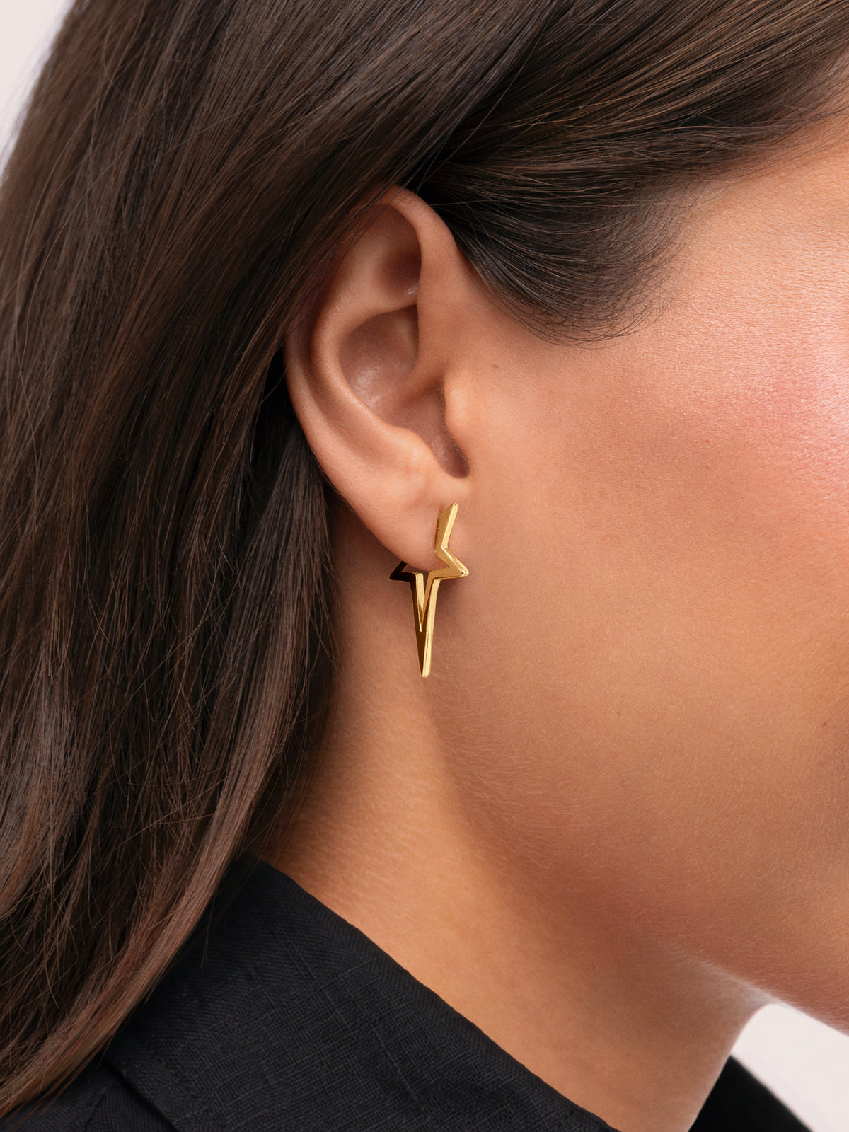 Boucles d'oreilles Star Punk Acier Plaqué Or - puesto en modelo
