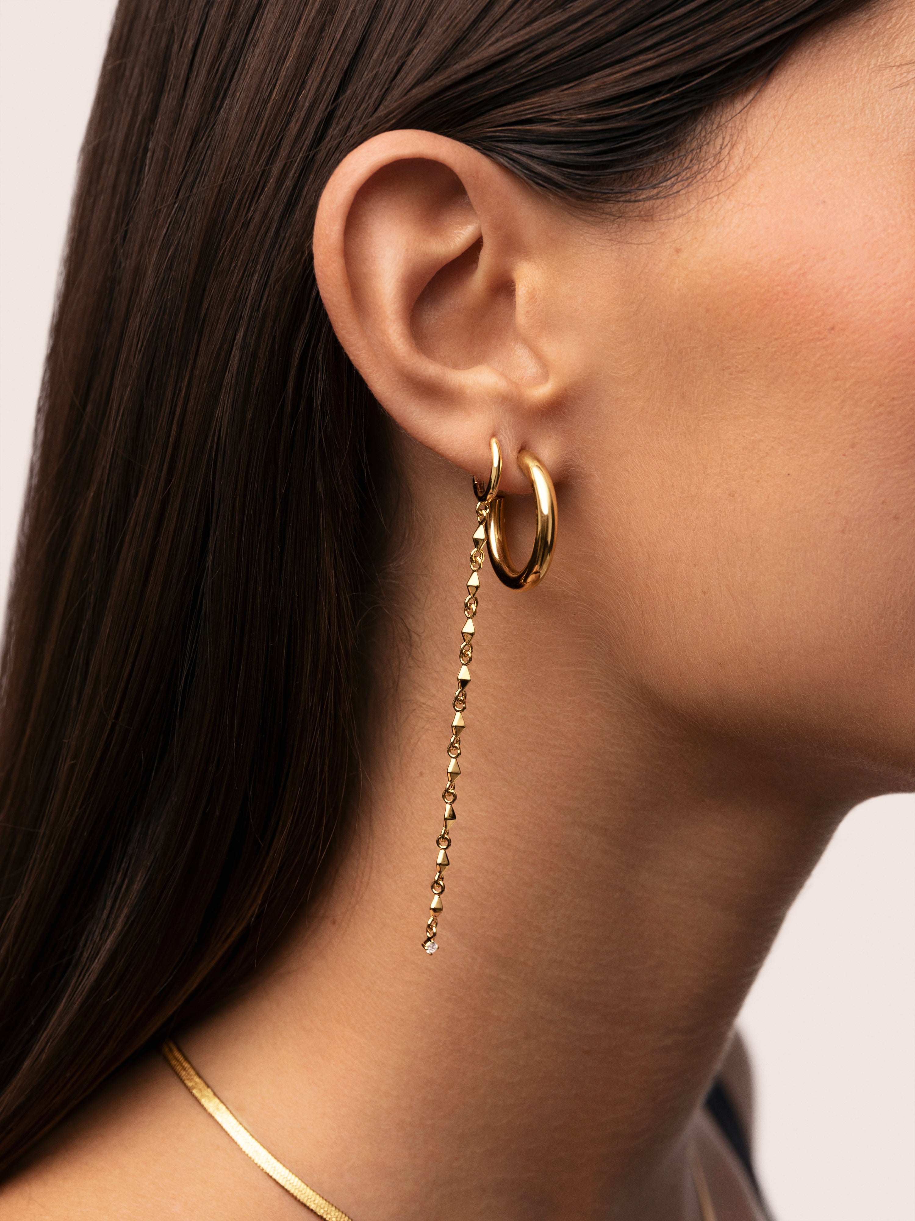 Long Lía Gold Single Earring 
