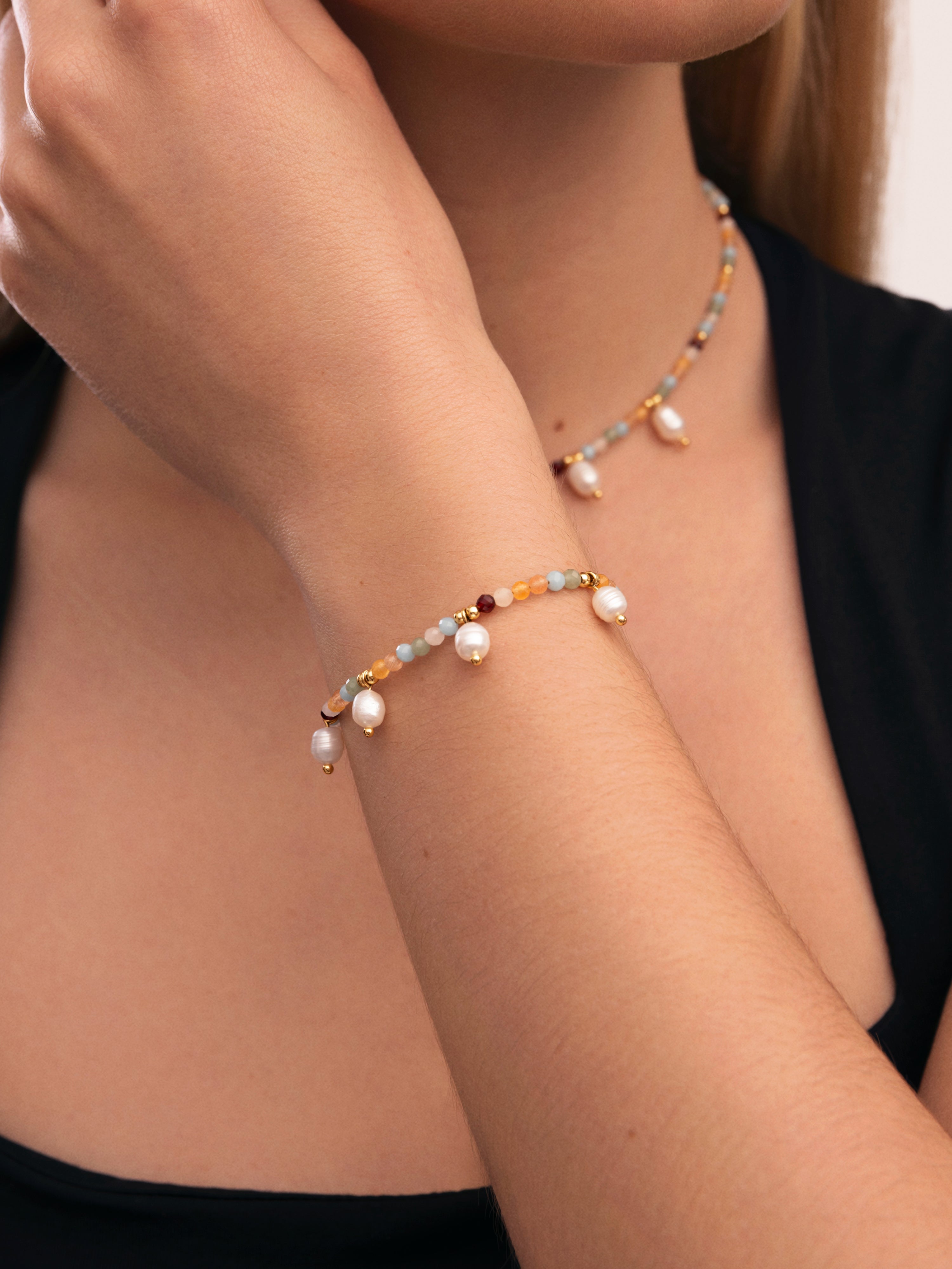 Pulsera Crystal Perlas Acero Baño Oro