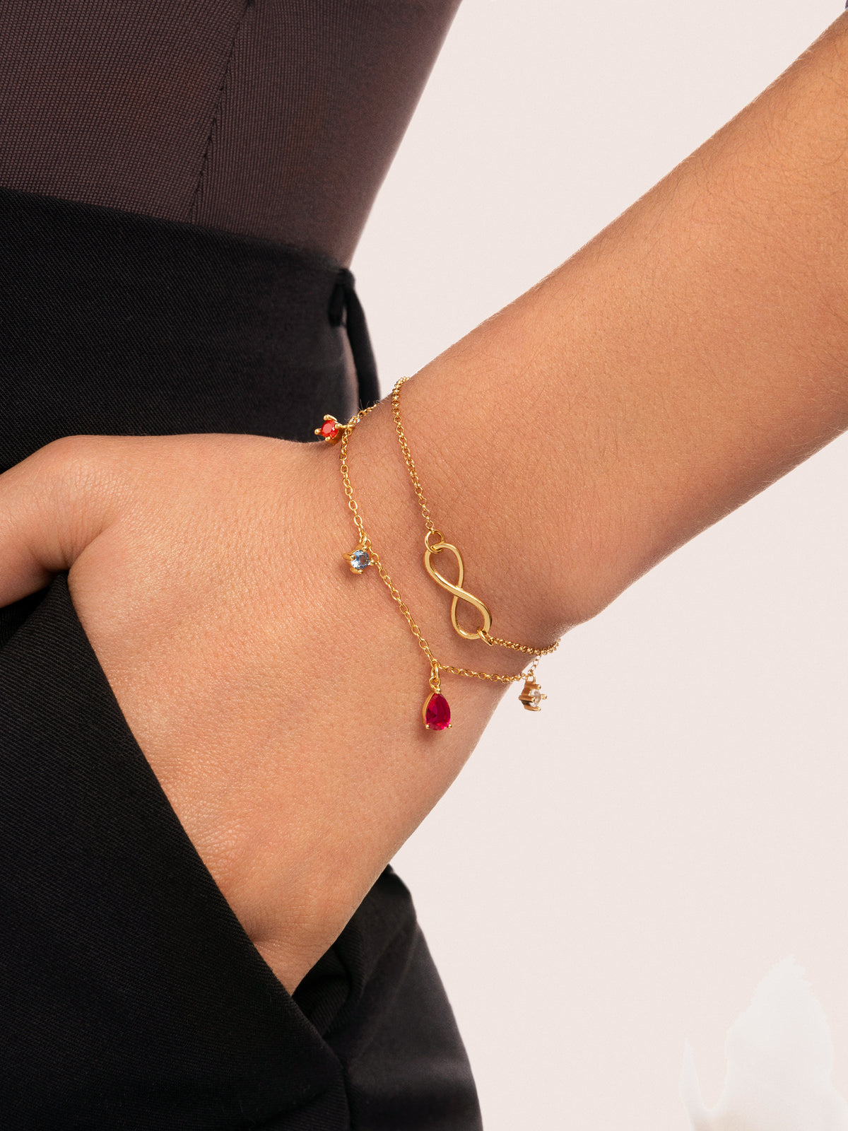 Pulsera Infinito Acero Baño Oro - vista 4