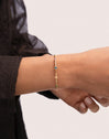 Bracciale Rigido Leonor Placcato Oro - puesto en modelo