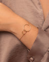 Bracciale Sister Acciaio placcato Oro - puesto en modelo