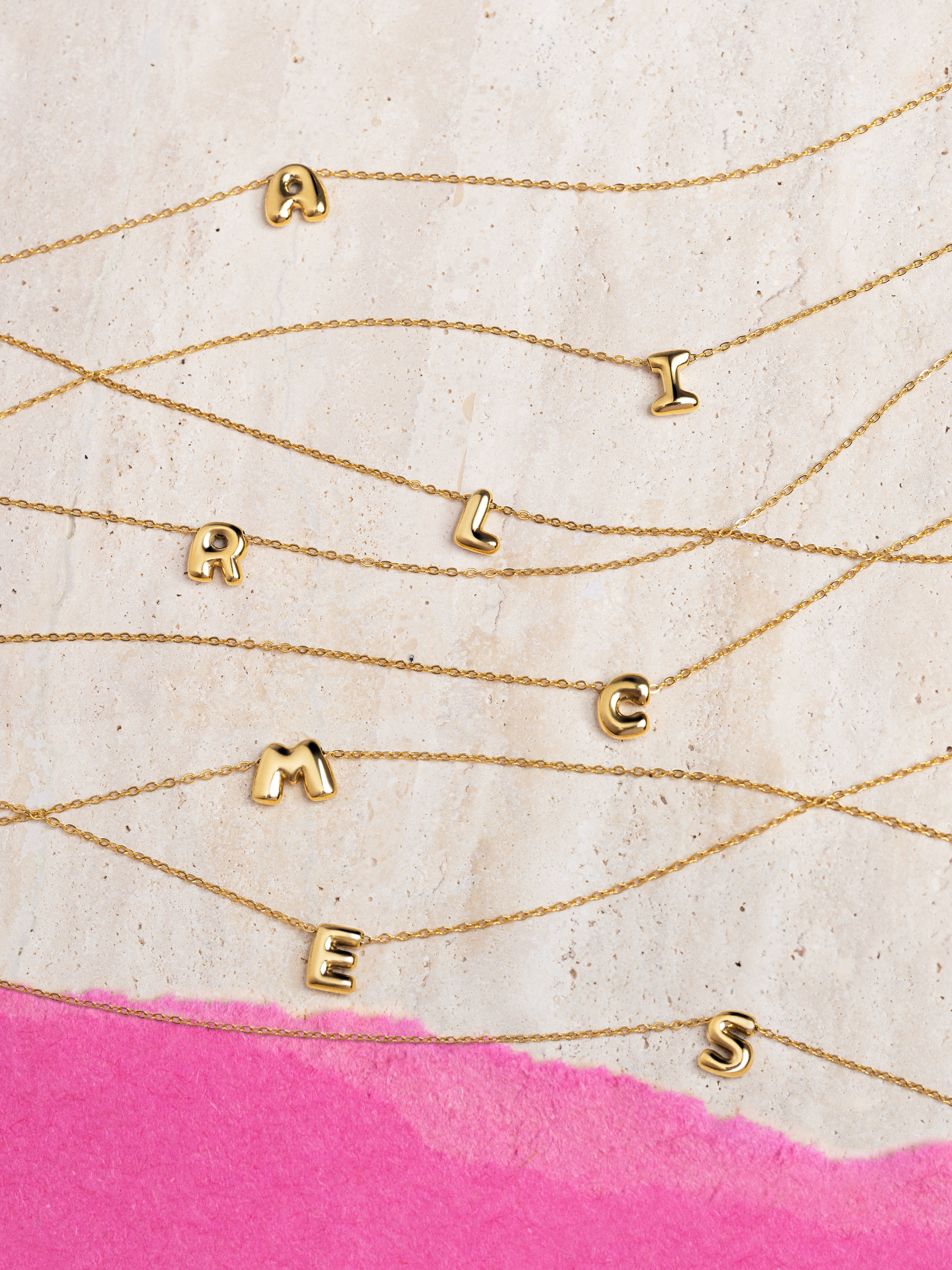 Hailey Letter Halskette Edelstahl, vergoldet