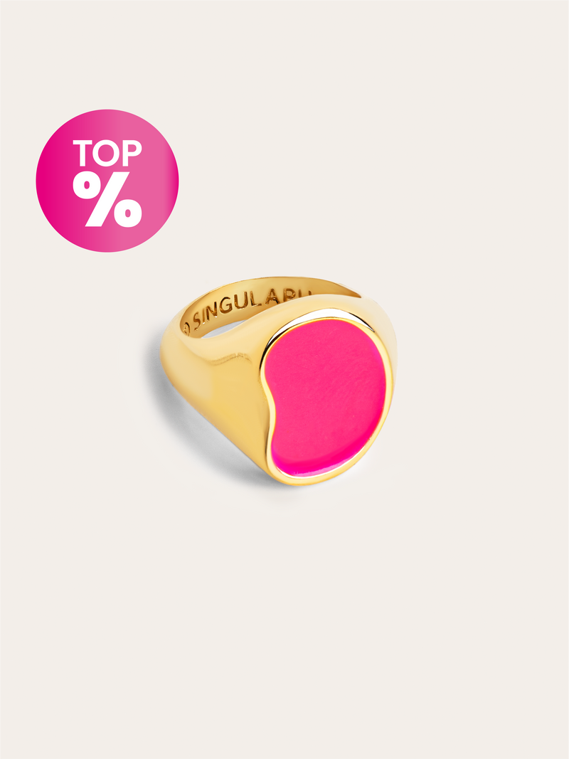 Anillo Signet Bean Neon Pink Enamel Baño Oro