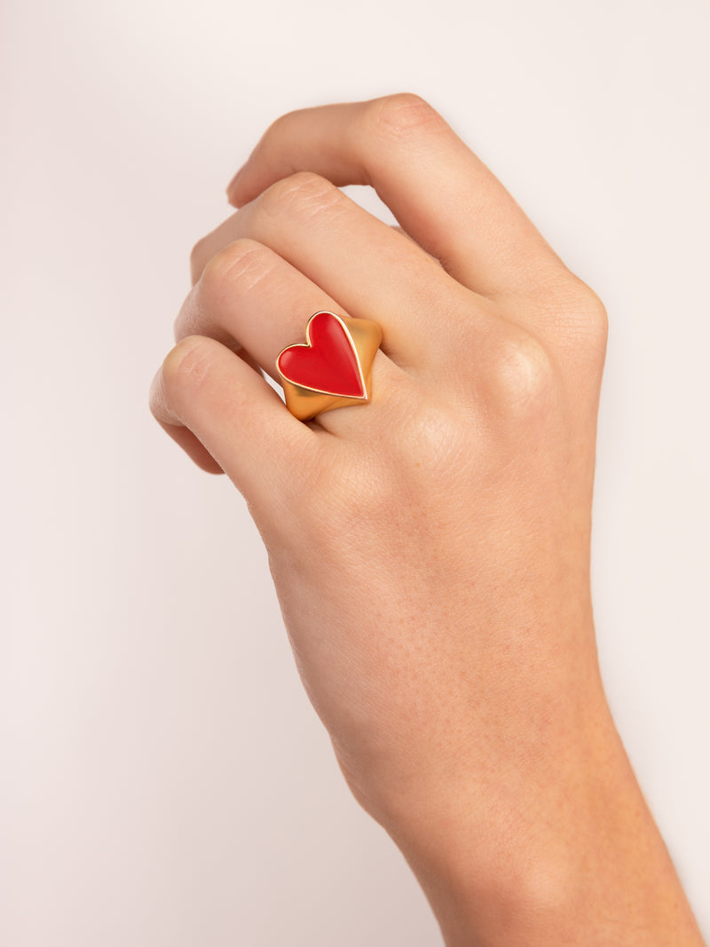 Anel Lovely Heart Red Enamel Banho de Ouro